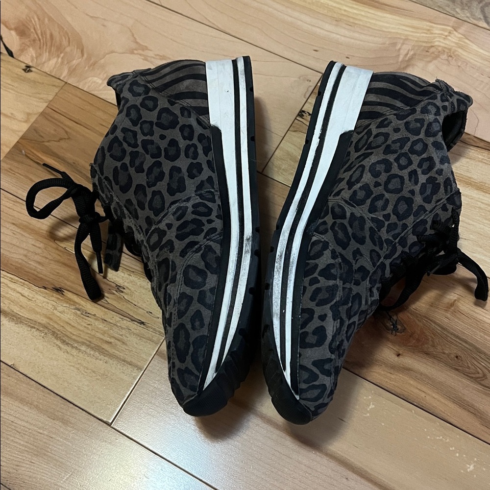 Manfield Suede Leopard Print Sneakers - Picture 6 of 16